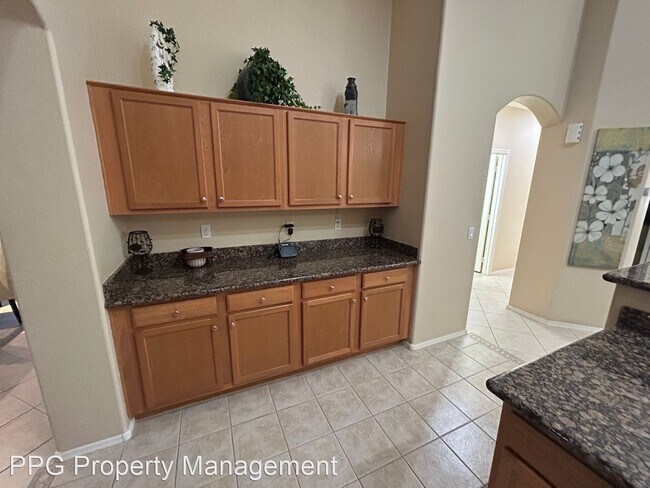 Building Photo - 4 br, 2 bath House - 18531 W Onyx Ave
