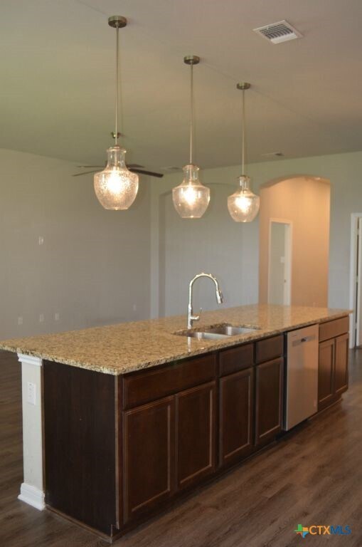 Foto del edificio - 3414 Addison St