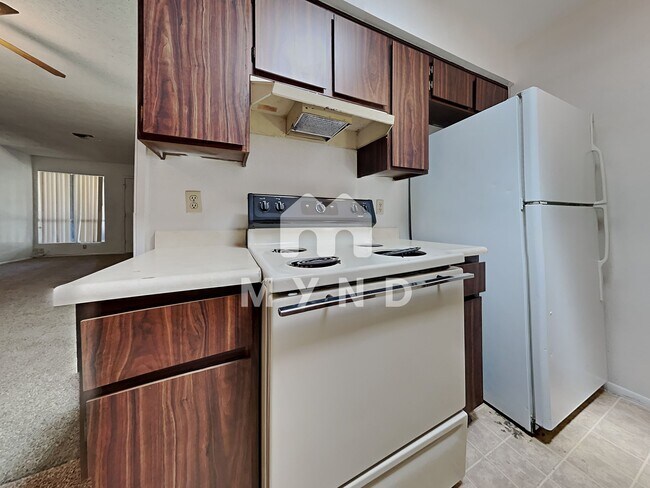Foto del edificio - 9031 W Elm St Apt 3