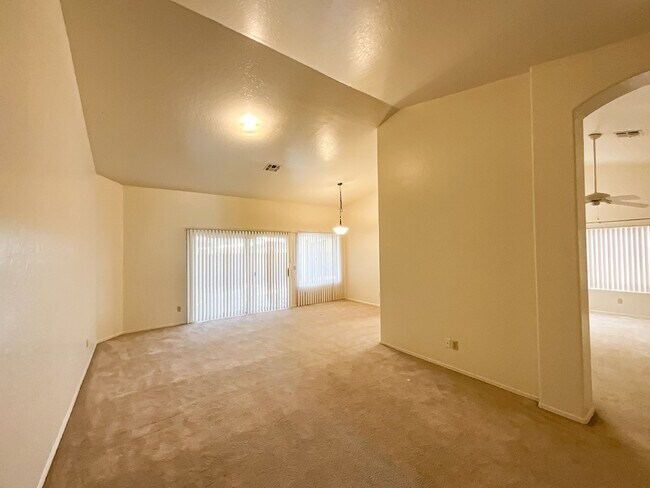 Building Photo - 3203 W Thude Dr