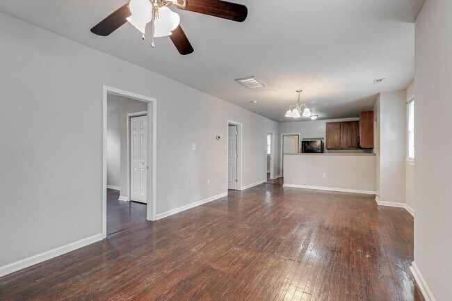Building Photo - Stunning 3-Bedroom in Fulton Hill - 15-Min...