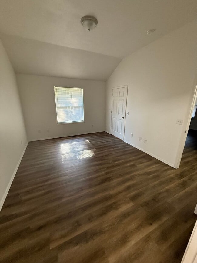 Building Photo - 3 bed 2 bath Duplex in Ozark