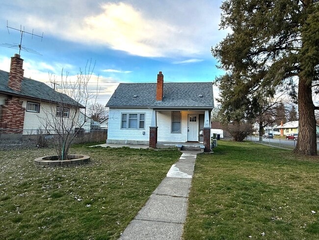 Building Photo - Monroe 1 Bedroom Home