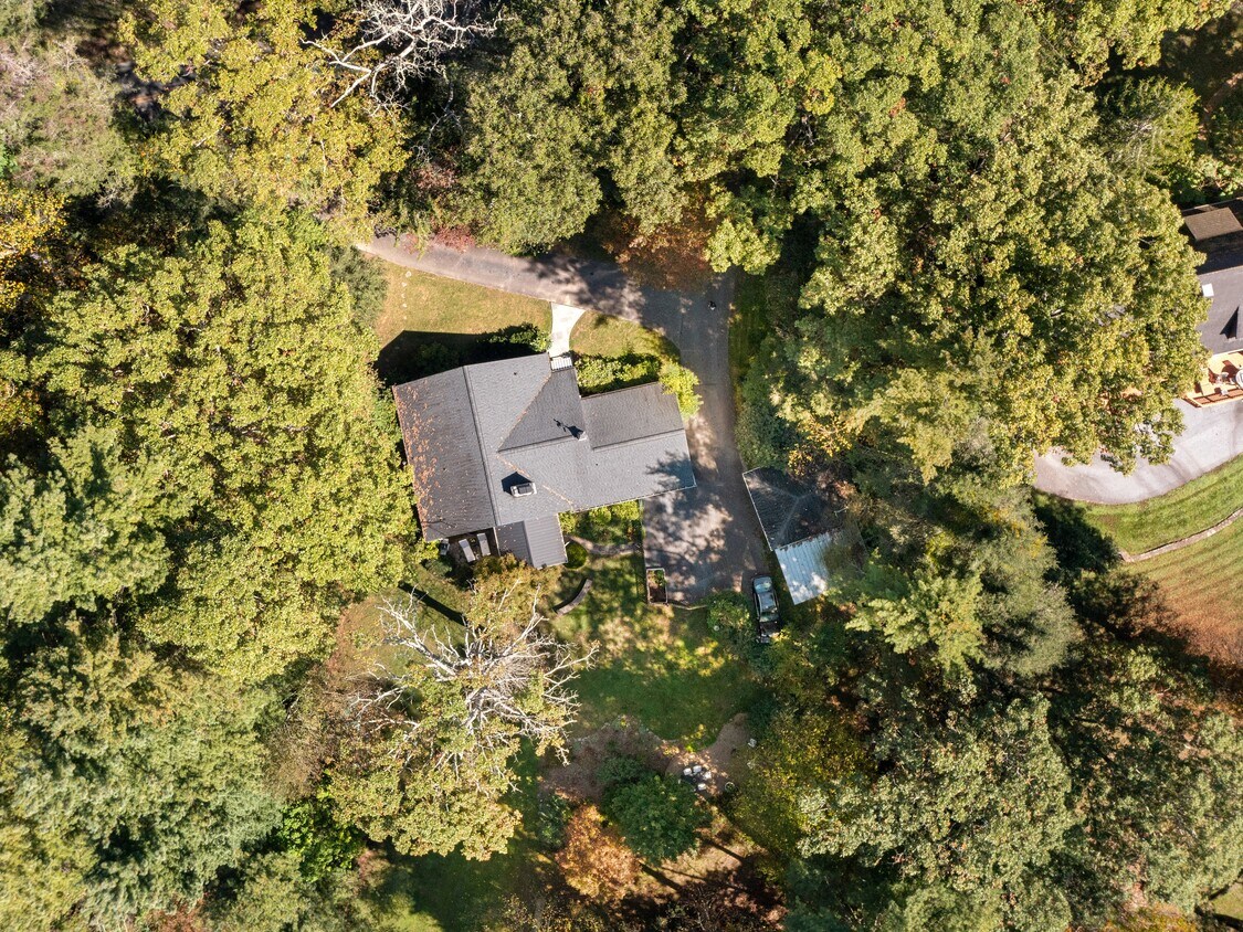 Foto del edificio - 321 Vanderbilt Rd