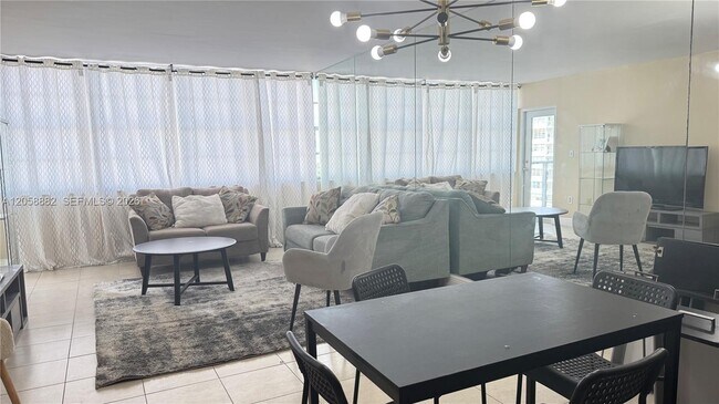 Building Photo - 1301 NE Miami Gardens Dr