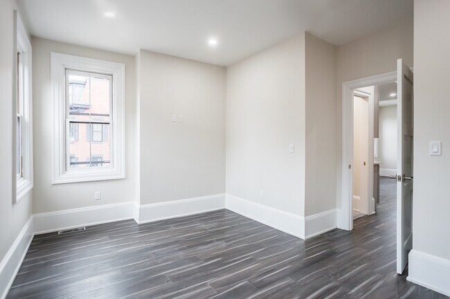 Building Photo - 45 Clarendon St