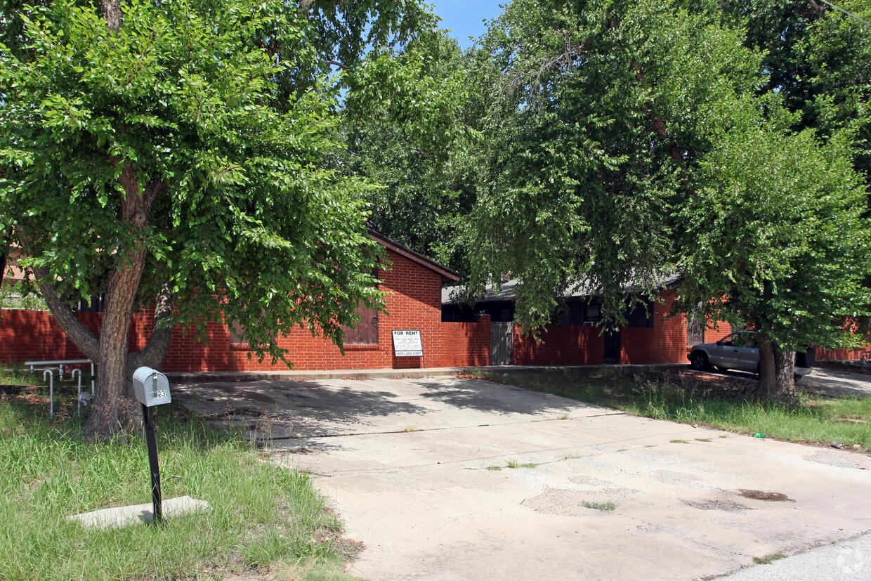 Primary Photo - Silver Creek Duplexes