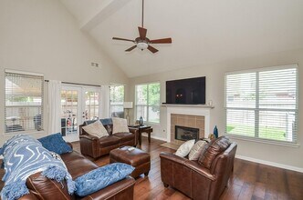 Building Photo - 3654 Royal Royce Dr