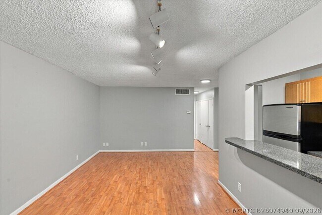 Foto del edificio - 2110 NE 39th St