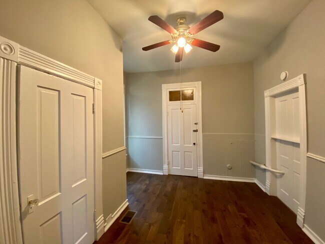 Foto del edificio - 2/1 Available now in the Downtown area!