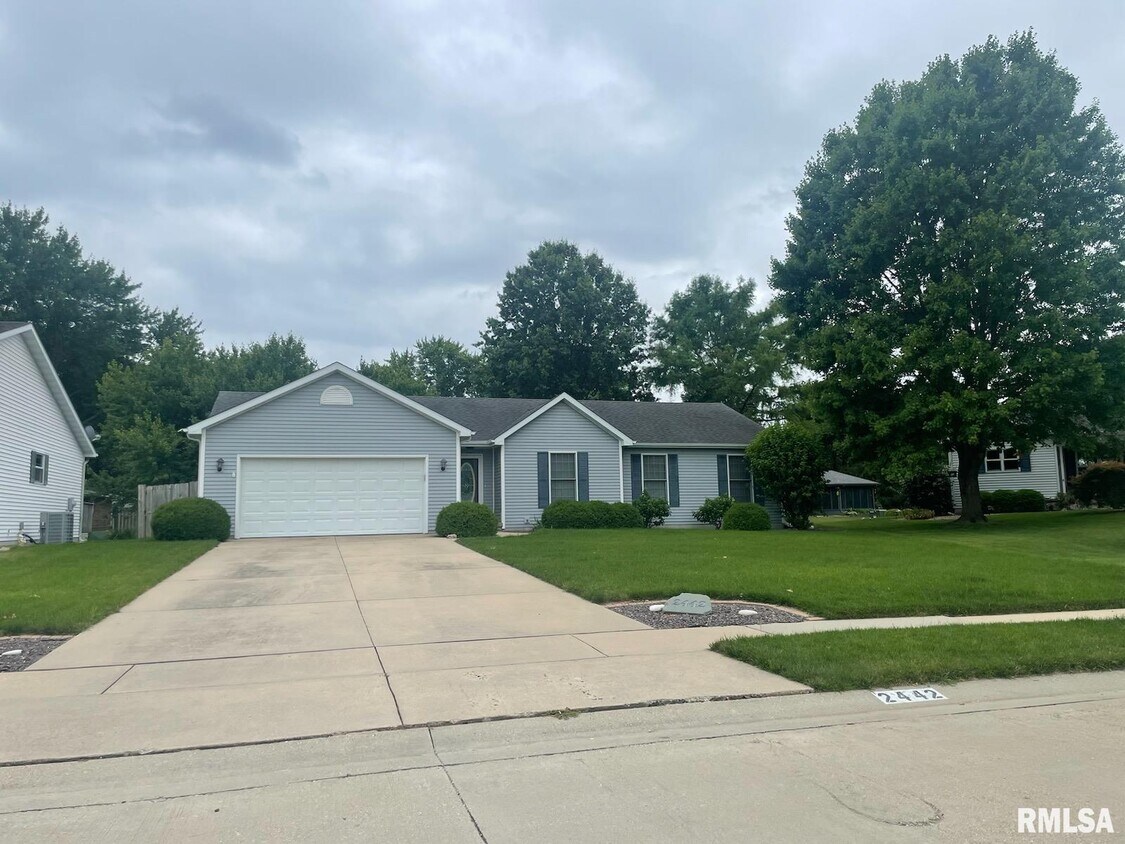 Primary Photo - 2442 Glencoe Dr