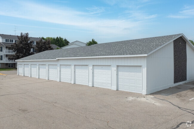 Building Photo - York Creek Apartments
