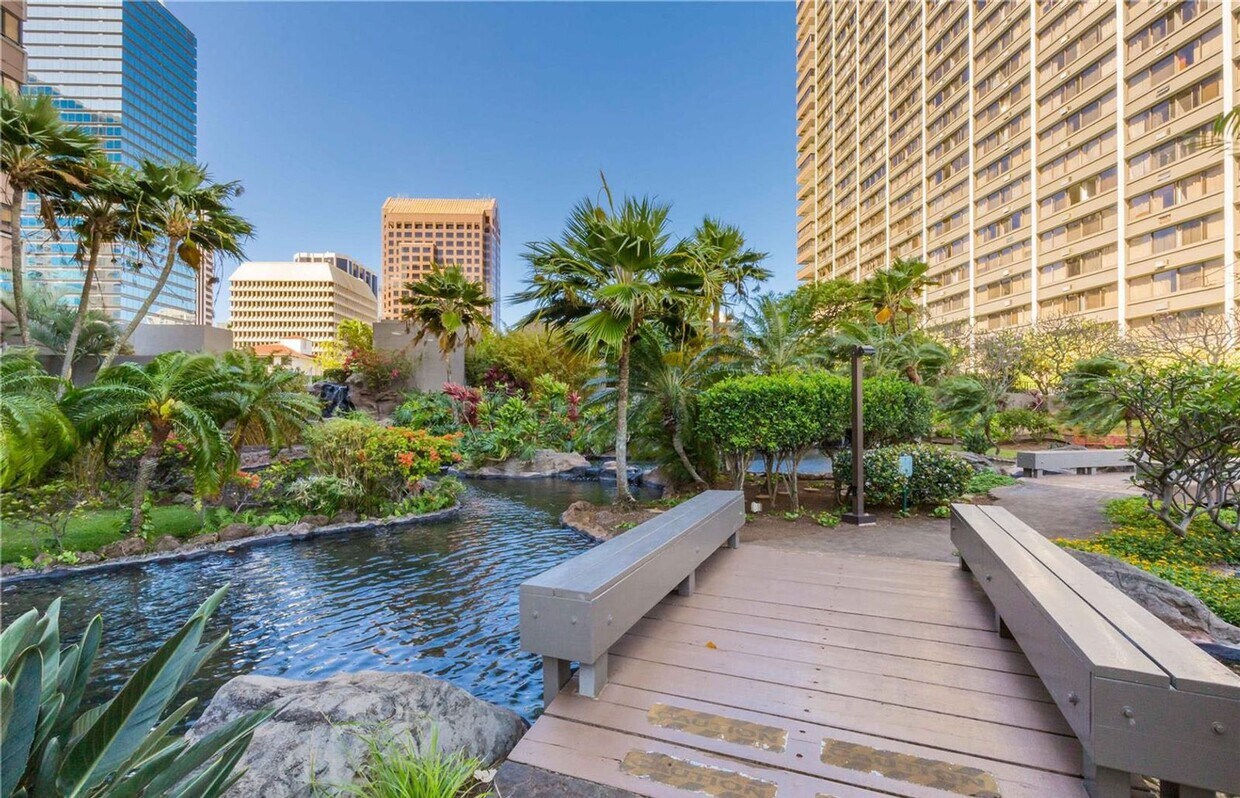 Foto principal - Must See 1 Bedroom Kukui Plaza Walking Dis...