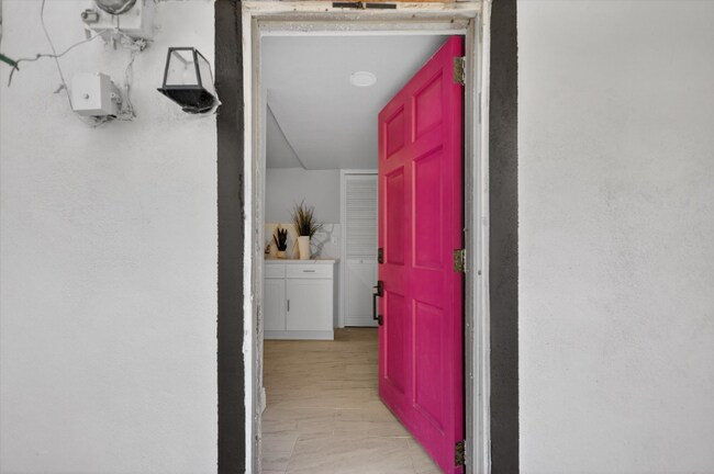 Foto del edificio - 917 Mack Ave