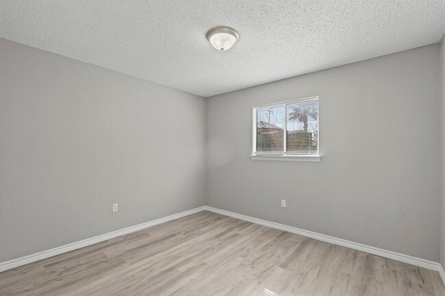 Building Photo - 911 Avenue K