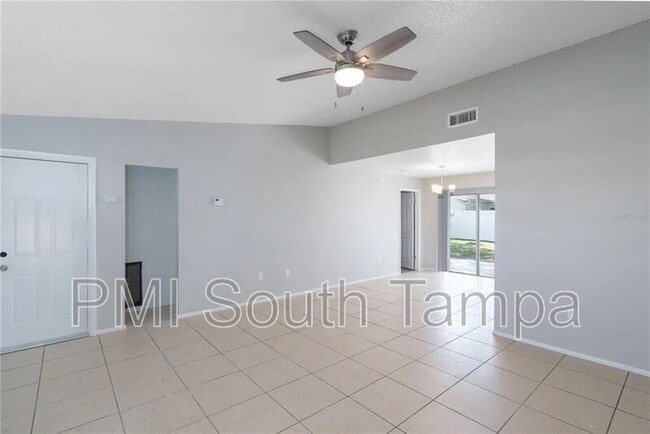 Building Photo - 1020 Pine Ridge Cir