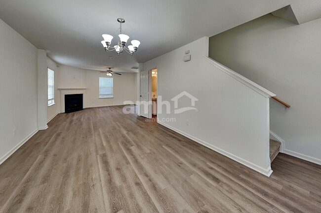 Building Photo - 1882 Woodstone Dr