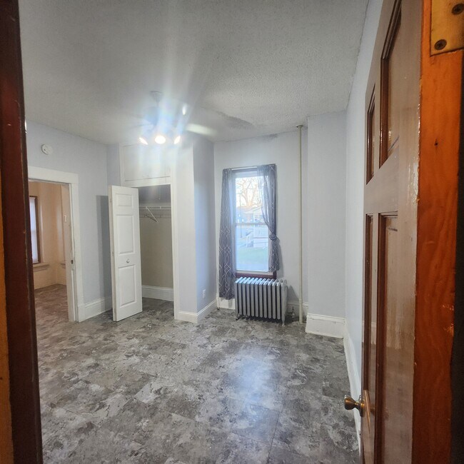 Building Photo - 468 Beaumont St