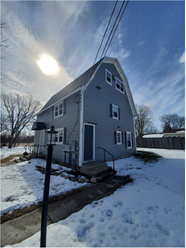 Primary Photo - 137 W Saint Joe St