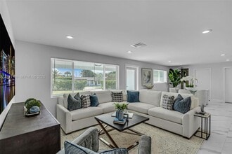 Building Photo - 465 NW 11th St