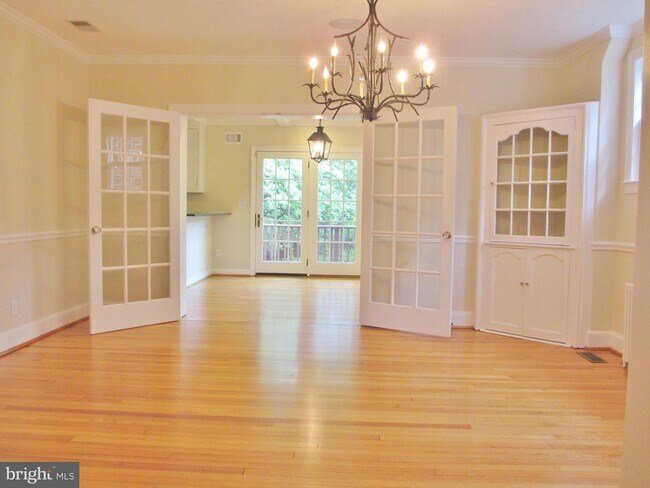 Foto del edificio - 5603 Chevy Chase Pkwy NW