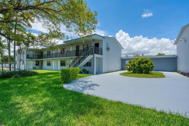 Building Photo - 4590 SW 67th Ave