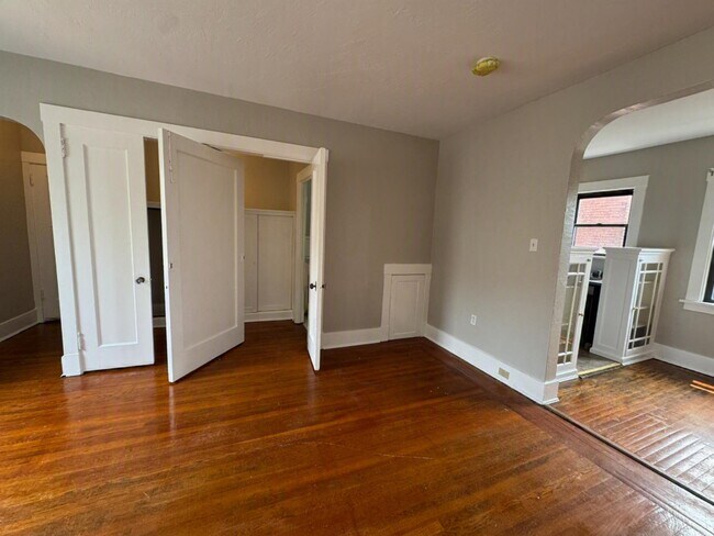Foto del edificio - 2816 Broadway Ave