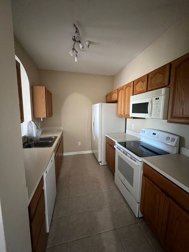 Foto del edificio - Stunning 3-Bed / 2-Bath Condo in Hunters Creek – Prime Orlando Location