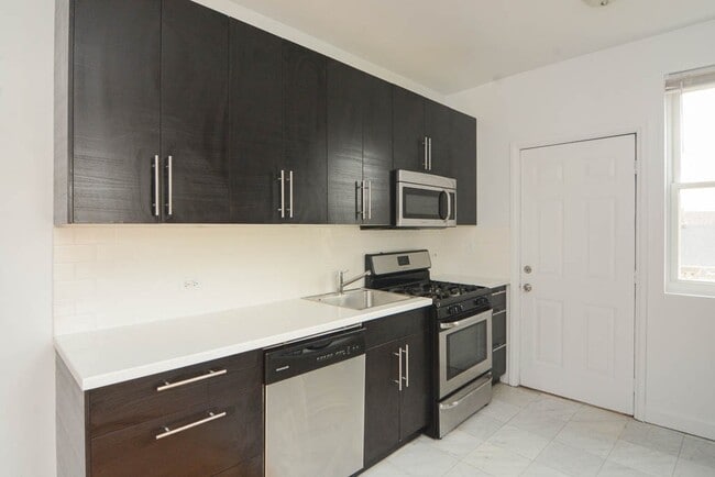 Building Photo - 2347 N Drake Ave