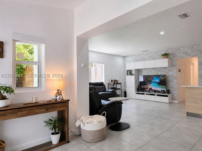 Foto del edificio - 1740 NE 181st St