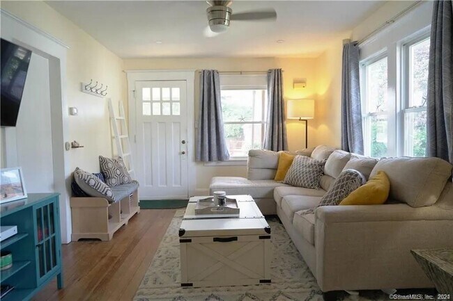 Building Photo - 17 Lincoln Ave