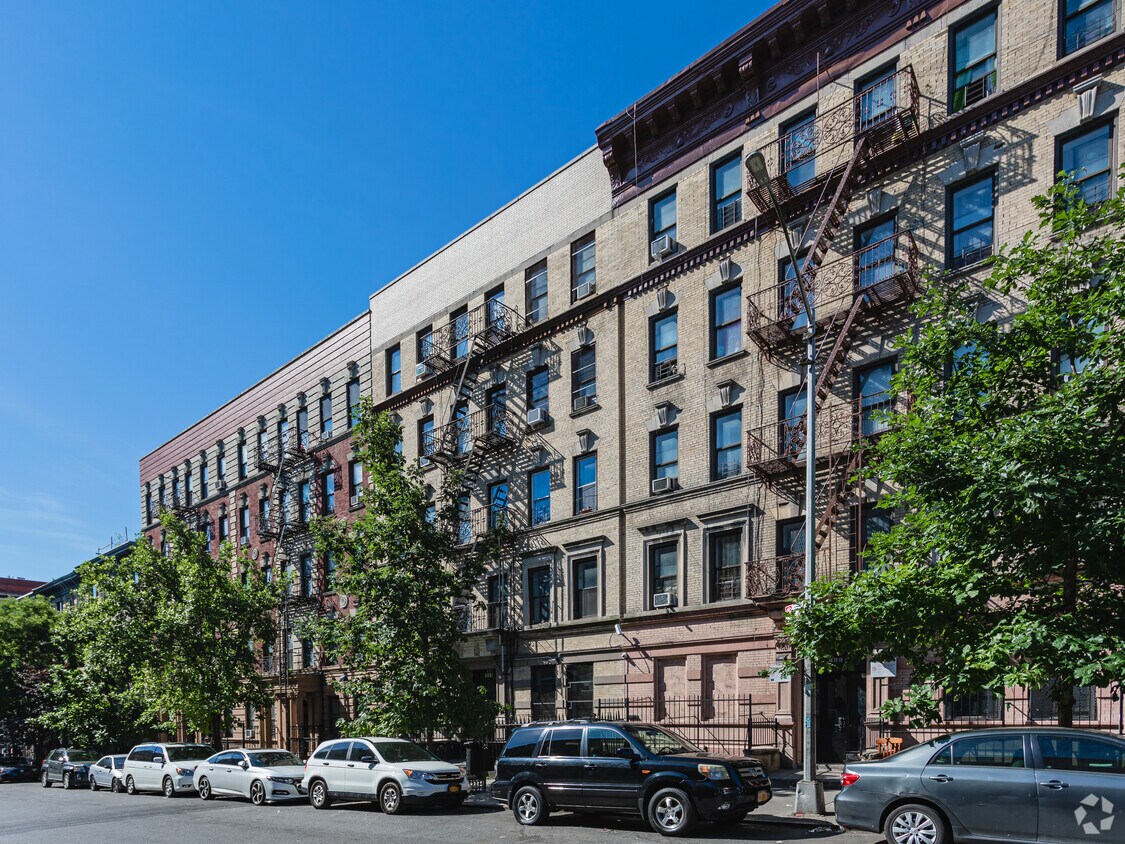 Building Photo - 566 W 173rd St