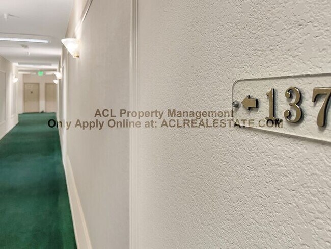 Foto del edificio - Nicely Upgraded, Centrally Located Condo. ...