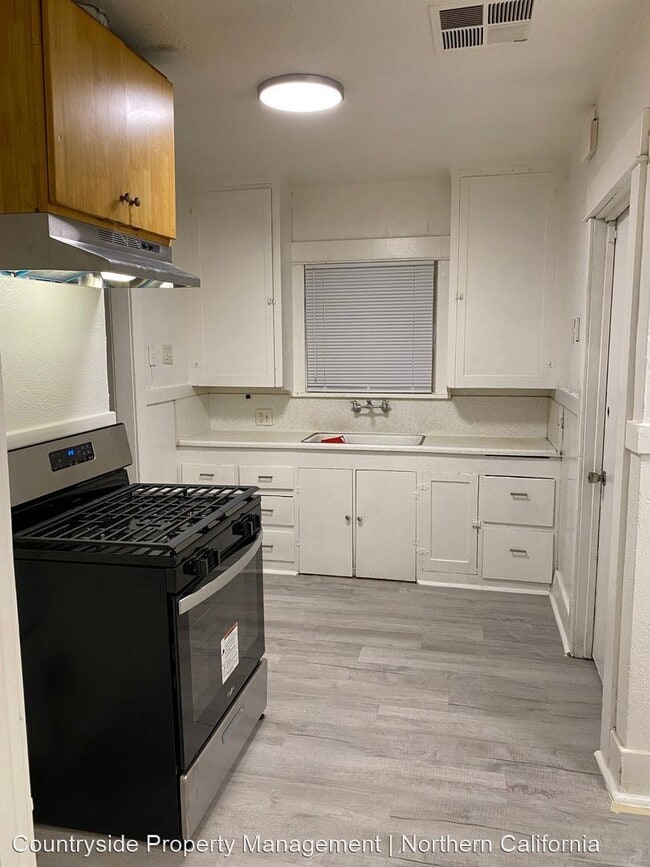 Building Photo - 2 br, 1 bath House - 3418 Stanislaus St