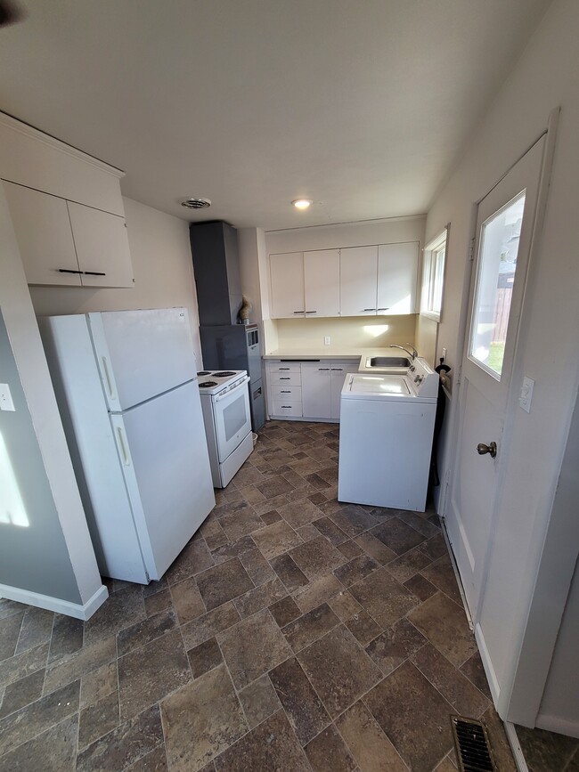 Foto del edificio - 830 S 72nd St