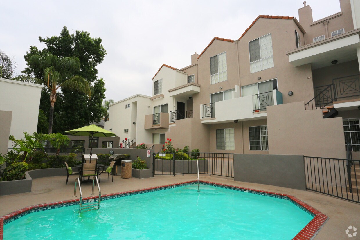 The Woods at Toluca Lake Apartments in Burbank, CA Westside Rentals