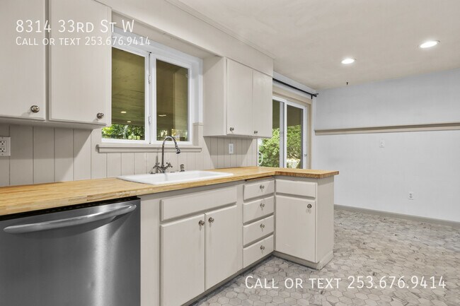 Foto del edificio - 8314 33rd St W