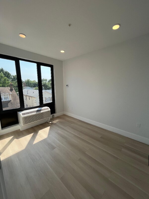 Foto del edificio - 316 Forrest St