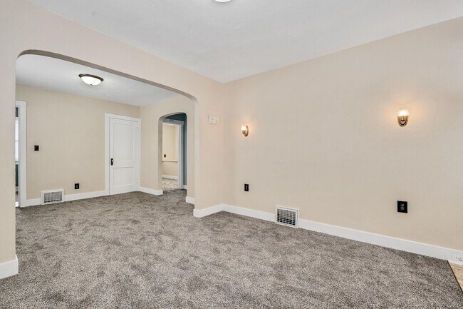 Foto del edificio - 304 Losey Blvd S