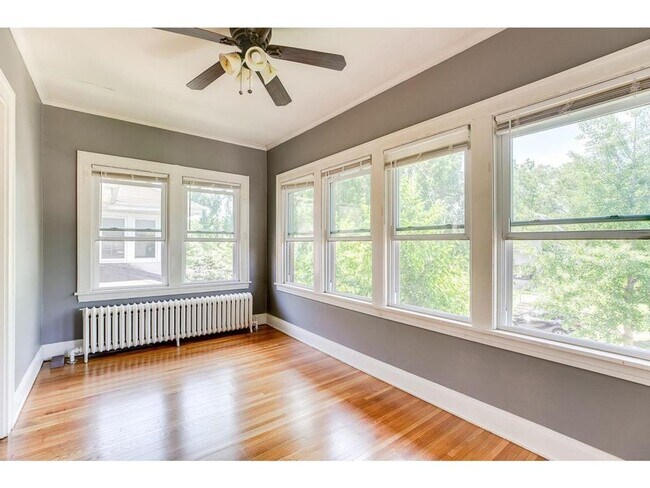 Foto del edificio - 3329 Emerson Ave South