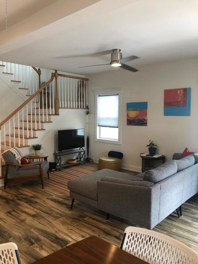 Foto del edificio - 90 Lawrence Ave