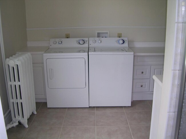 Building Photo - 2705 Eden Ave