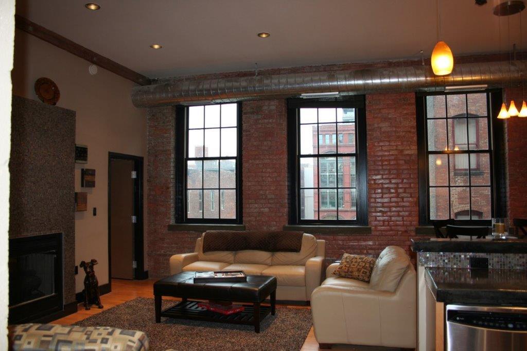 Open Living Space - 1260 W 4th St