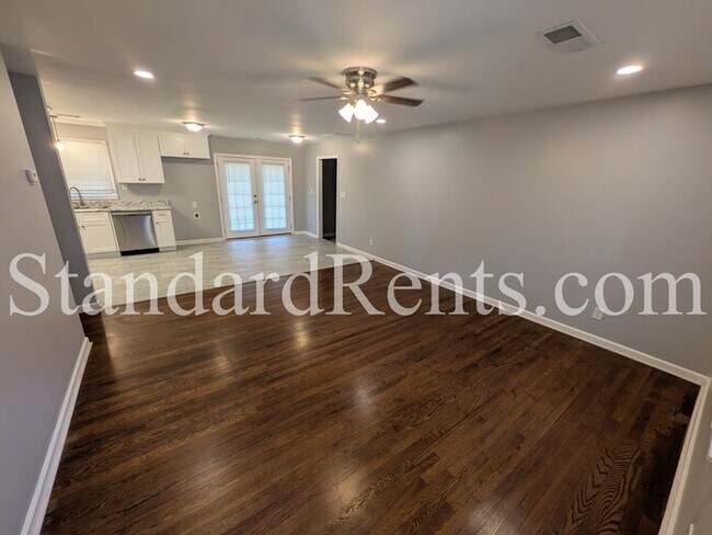 Foto del edificio - 4404 Currie Ct