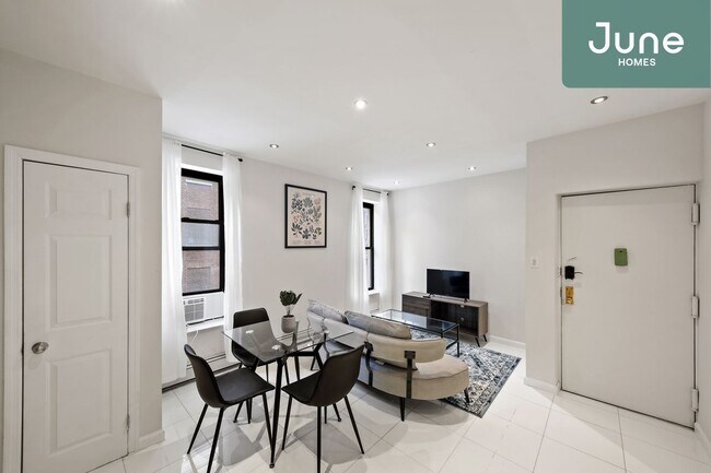 Foto del edificio - ROOM ONLY in 3-bed/1.0-bath Home