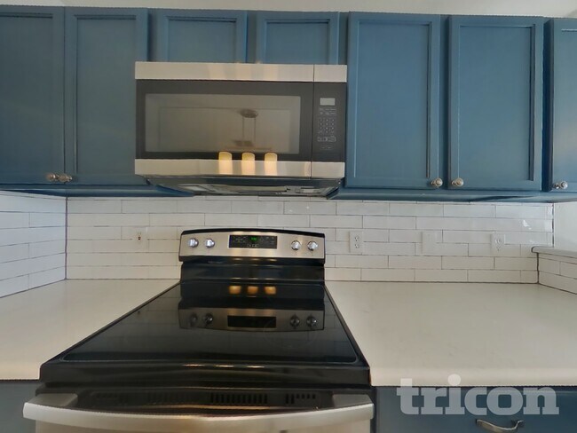 Foto del edificio - 240 Pine Crest Dr