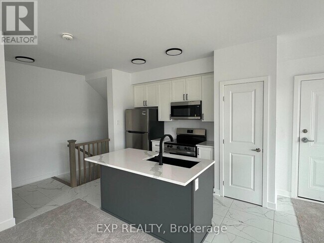 Photo du bâtiment - 1055 Cedar Creek Dr