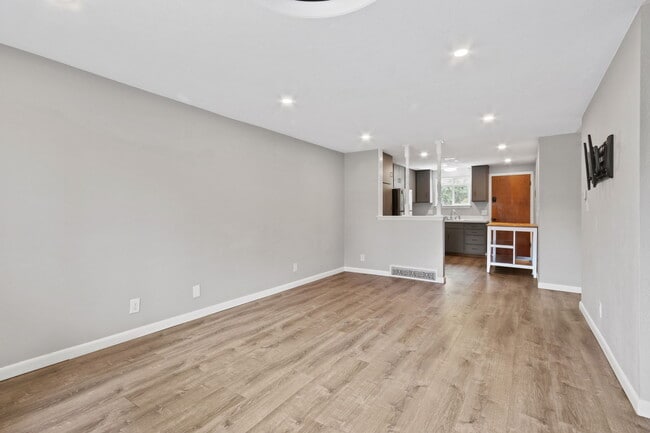 Photo - 1119 Winona Dr House