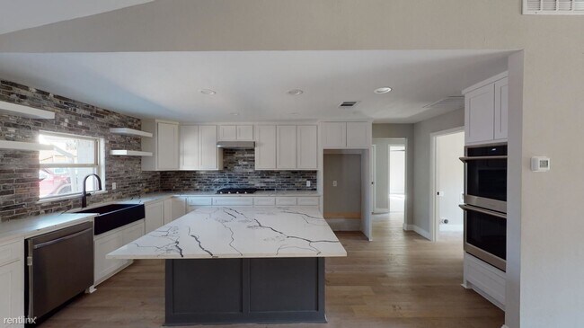 Building Photo - 5 br, 3 bath House - 4015 Echo Glen Dr Sty...