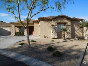 Building Photo - 950 E Madeline Dr
